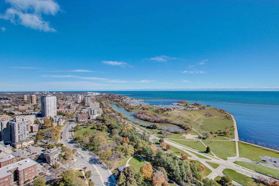 923 E Kilbourn Avenue, Unit 3100 | Milwaukee, WI | Luxury Real Estate