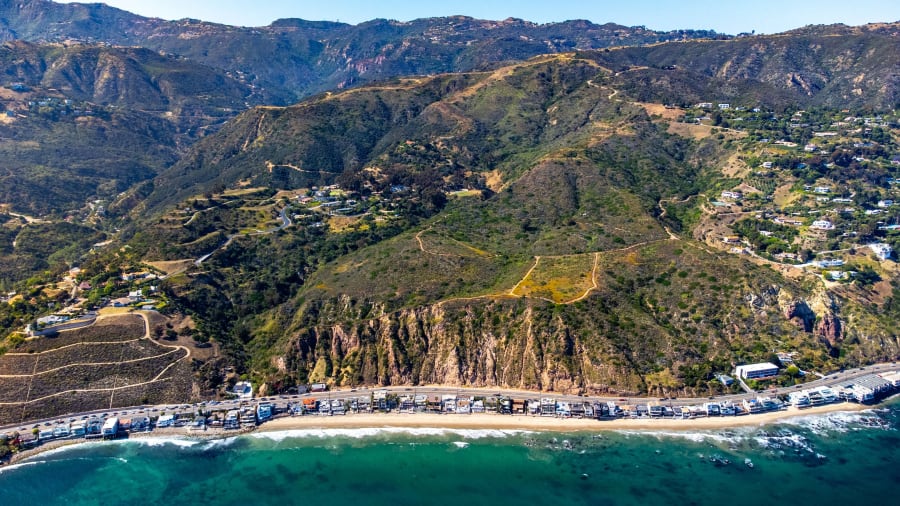 21298 Seaboard Road | Malibu, CA | Luxury Real Estate