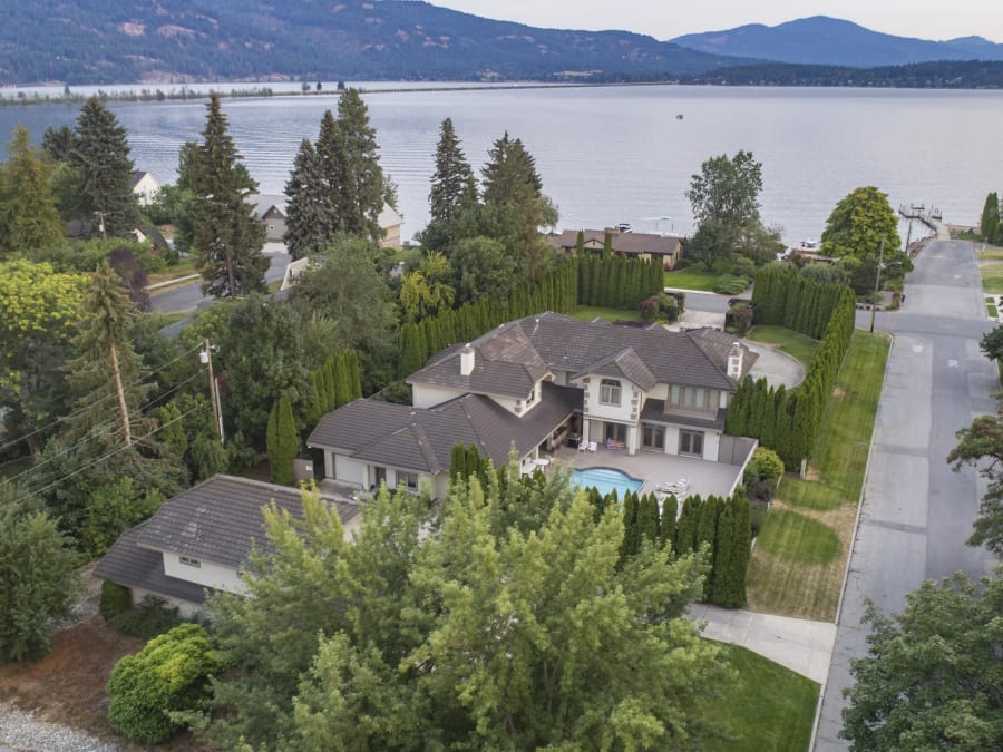 214 Pacific Street | Sandpoint, Idaho | Luxury Real Estate