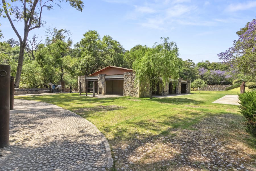 Rancho El Salto | Valle de Bravo, Ciudad de Mexico, Mexico | Luxury Real Estate | Concierge Auctions