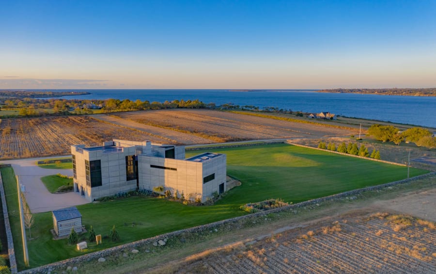 Brutaliste sur Mer | Little Compton, RI | Luxury Real Estate