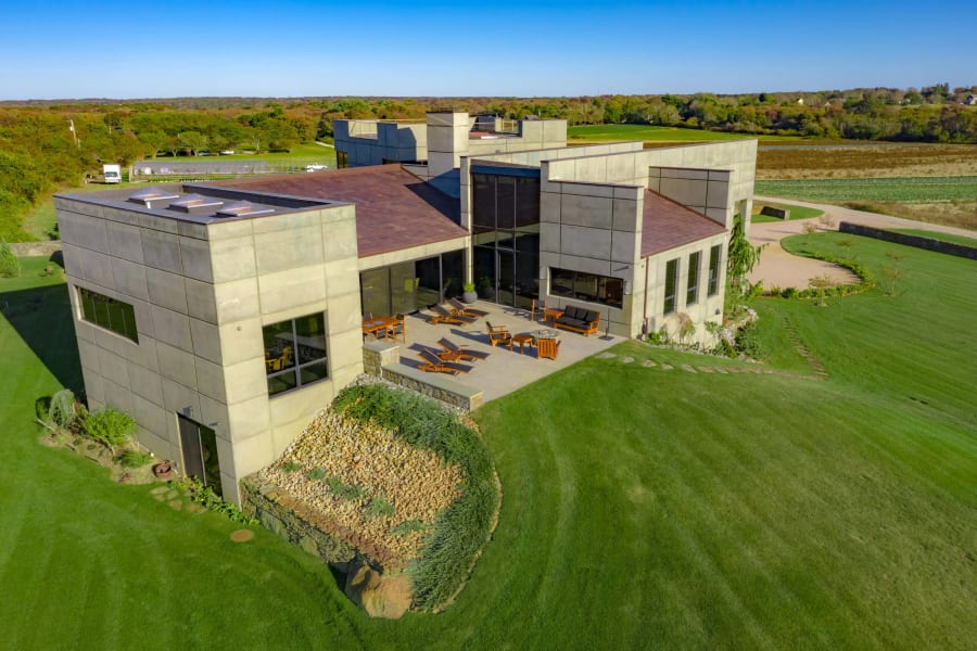 Brutaliste sur Mer | Little Compton, RI | Luxury Real Estate