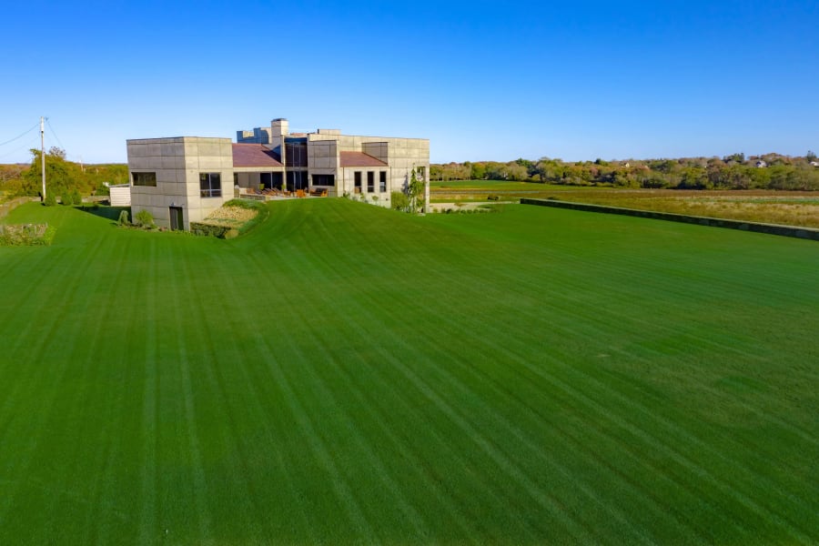 Brutaliste sur Mer | Little Compton, RI | Luxury Real Estate