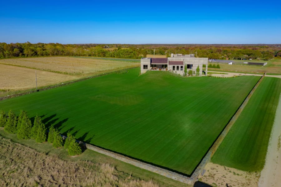 Brutaliste sur Mer | Little Compton, RI | Luxury Real Estate