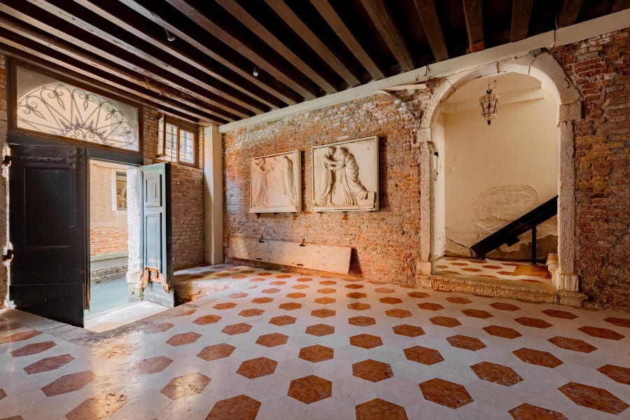 Calle Gregolina | Venice, Italy | Luxury Real Estate