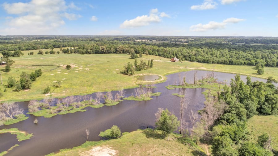 Ford Family Ranch | 877 SW CR 3250 | Winnsboro, Texas | Luxury Real Estate