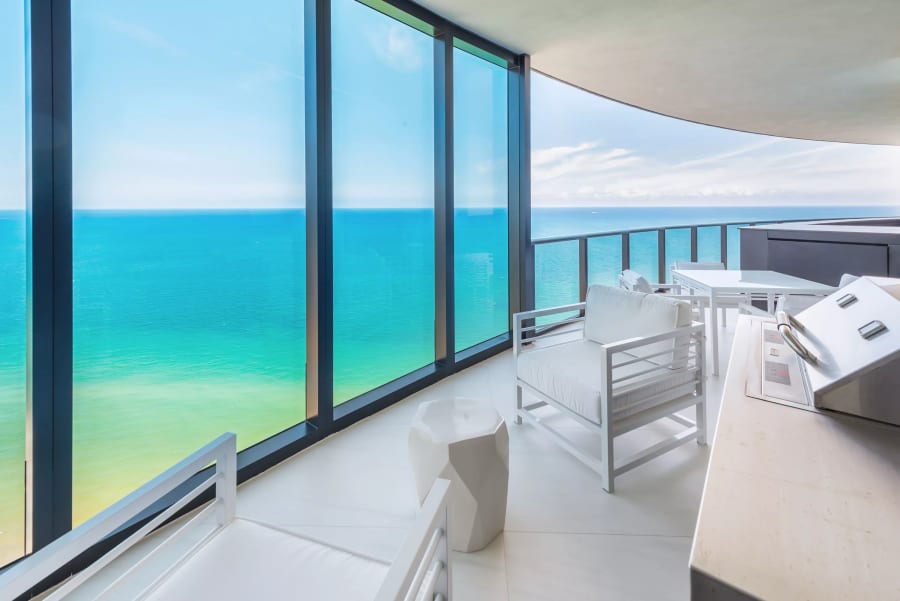 Porsche Design Tower, Residence 3605 | 18555 Collins Avenue | Sunny Isles Beach, Florida