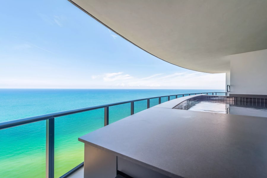 Porsche Design Tower, Residence 3605 | 18555 Collins Avenue | Sunny Isles Beach, Florida