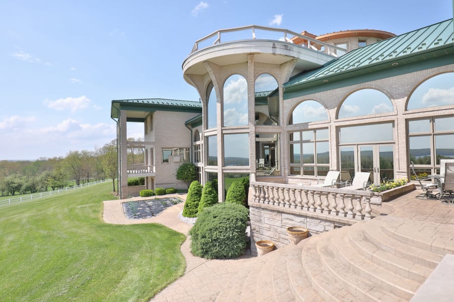 101 Carrier Road | Transfer, Pennsylvania | Luxury Real Estate