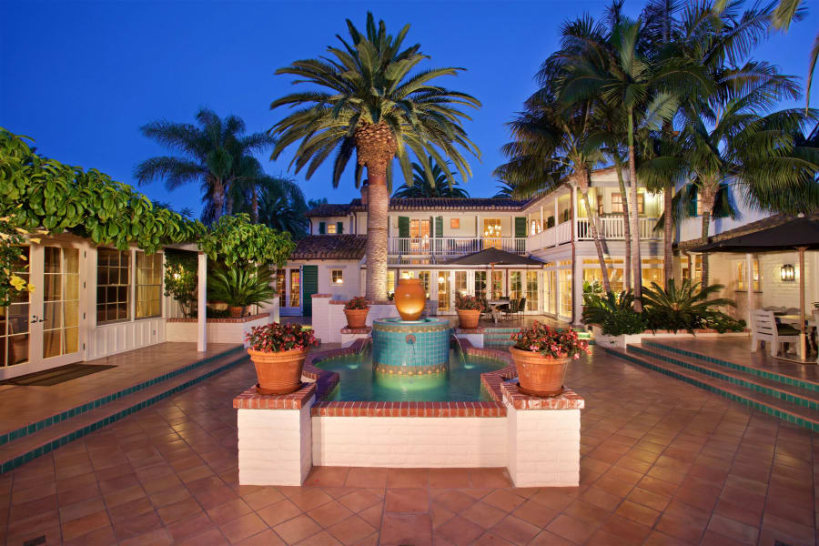 Hacienda de las Palmas | Rancho Santa Fe, CA | Luxury Real Estate