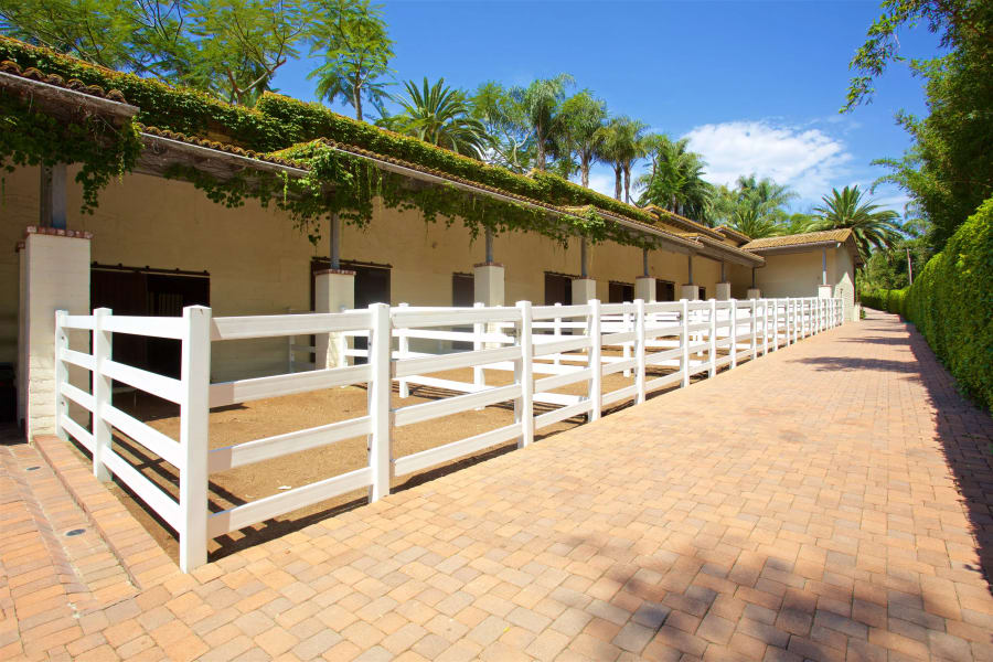Hacienda de las Palmas | Rancho Santa Fe, CA | Luxury Real Estate