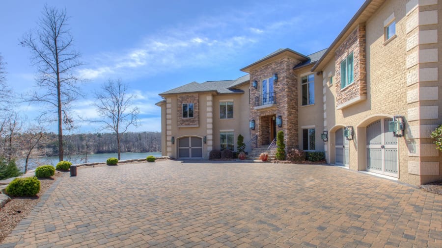 180 Eagle Chase Lane | Lake Norman, NC | Luxury Real Estate