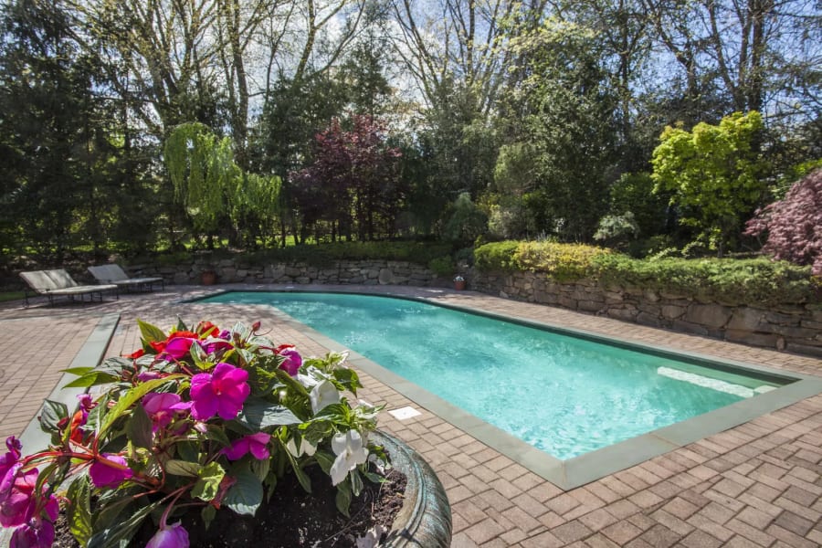 2 Coventry Court | Larchmont, NY | Luxury Real Estate