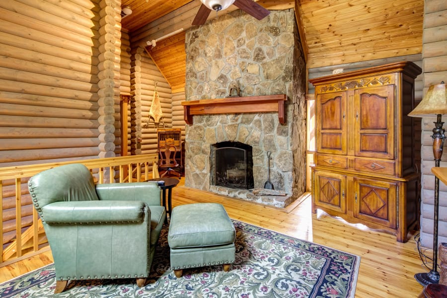 Falling Waters Mountain Lodge | 275 Kennemur Rd | Luxury Real Estate