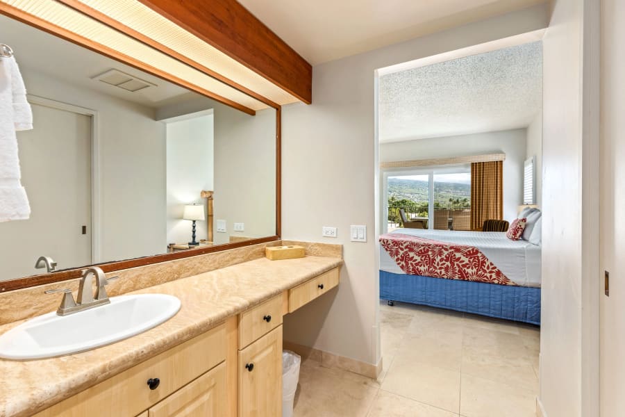 75-6040 ‌Alii ‌Drive ‌#706 | ‌Kailua ‌Kona, ‌HI | Luxury Real Estate