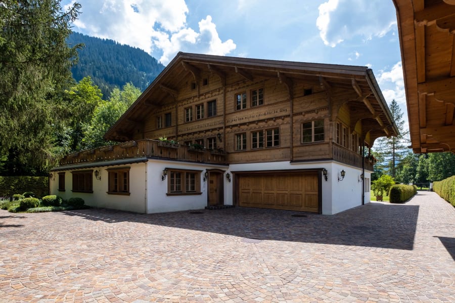 Grund Bei Gstaad | Gstaad, Switzerland | Luxury Real Estate