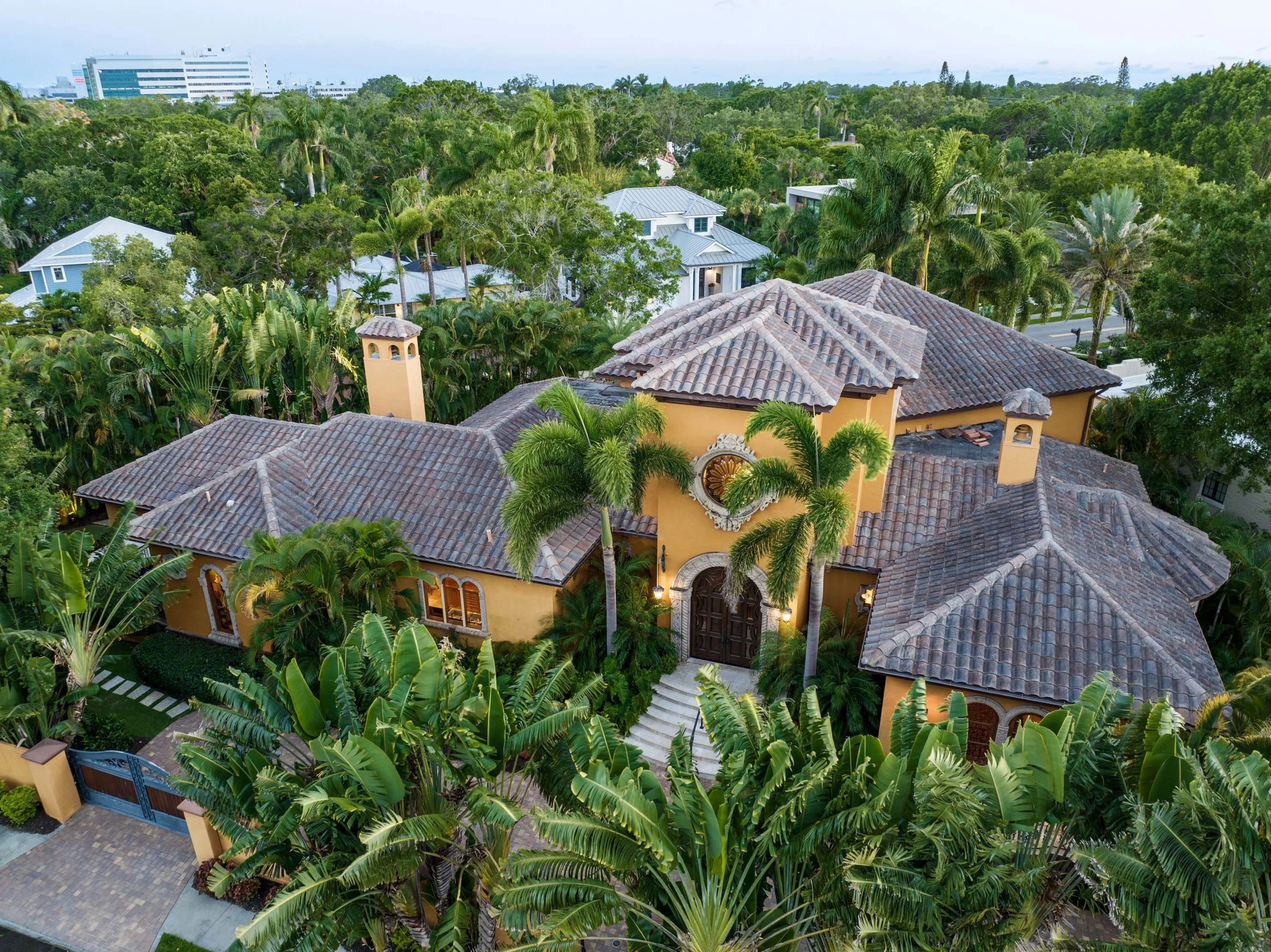 1924 Lincoln Drive, Sarasota, Florida | Luxury Real Estate | Concierge Auctions 