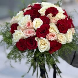 mixed-roses-bouquet