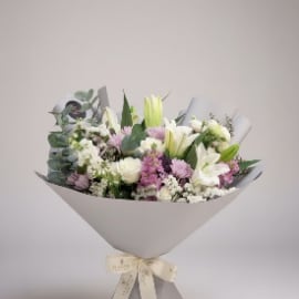 alabaster-allure-flowers-bouquet