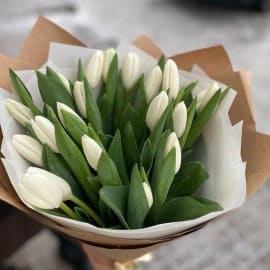 Image of a beautiful bouquet featuring 20 white tulips