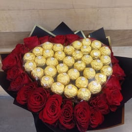 Red roses with chocolate 