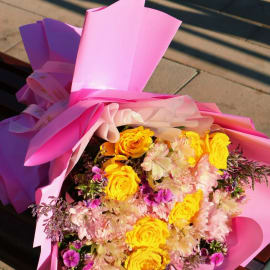yelow roses