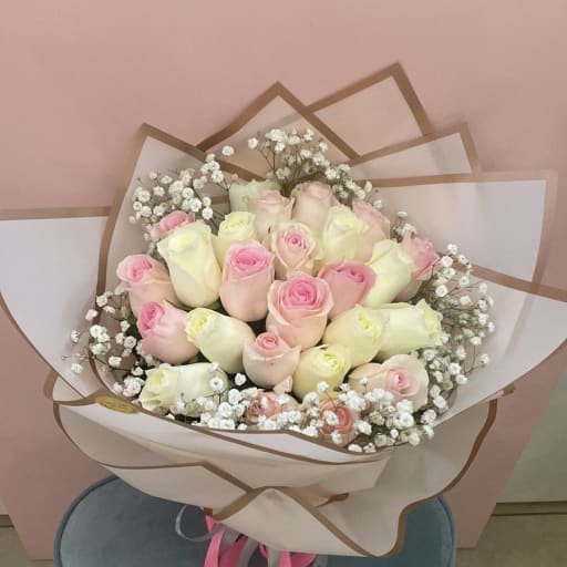 Pink And White Roses Bouquet