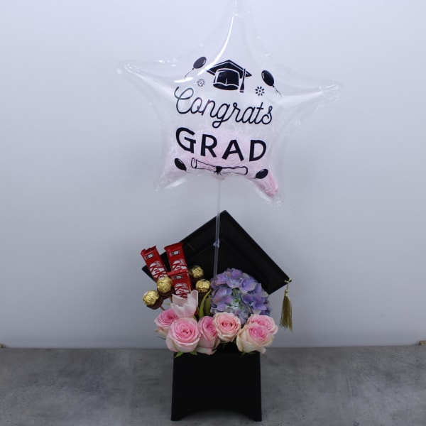 Congrats Grad Convocation Flower Box