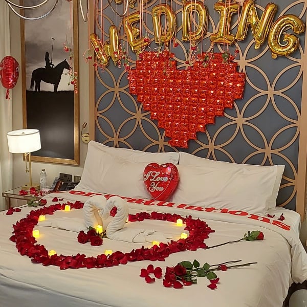Room Decoration for Wedding Night | Aroma Flowers