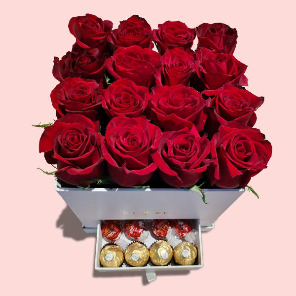 flower box picture in which chocolates are inserted