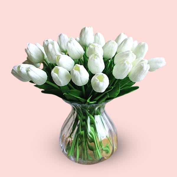 Image of 30 White Tulips in a Fancy Glass Vase.