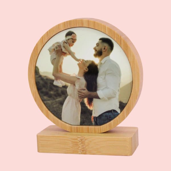 Personalized photo frame, round acrylic design, send photo via WhatsApp.