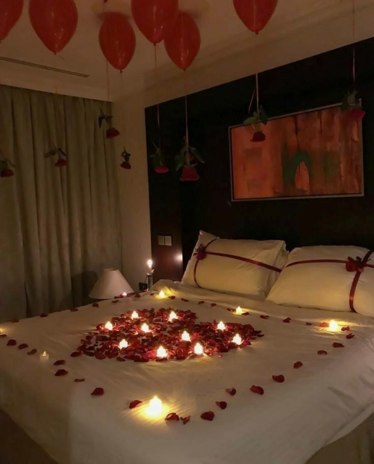 Romantic Dreamscape Bedroom Decor | Aroma Flowers