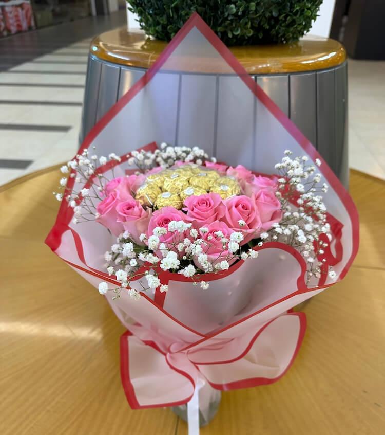 Pink Roses & Ferrero Rocher Bouquet | Flower Shop | Flower Bouquet