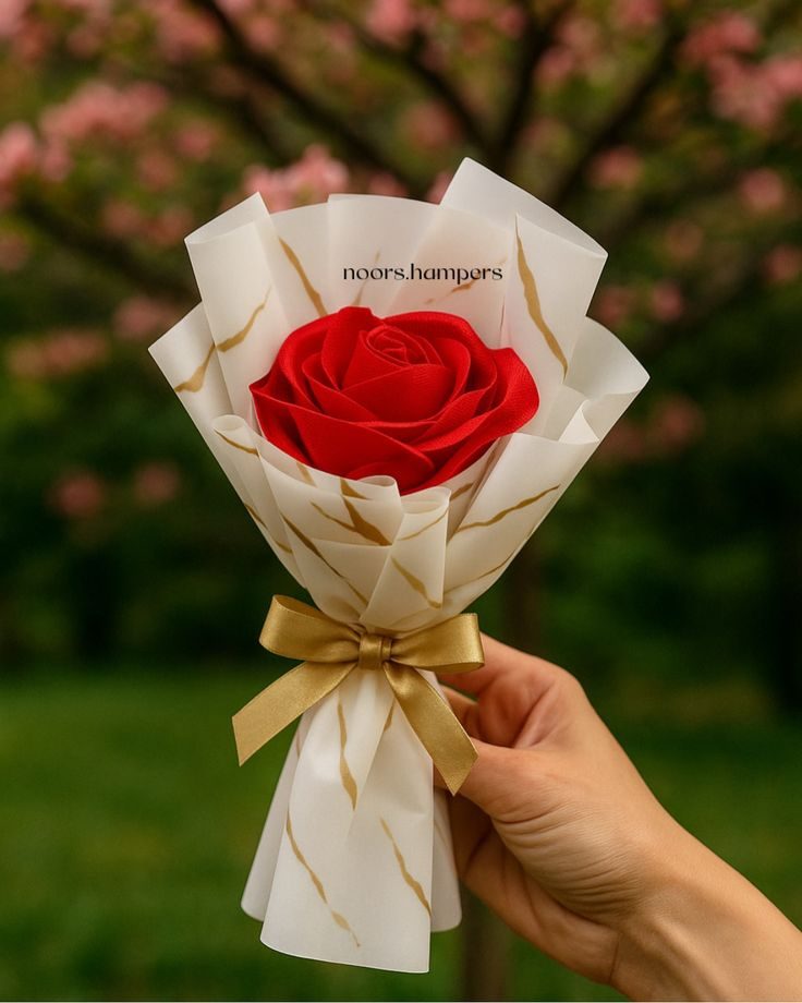 Elegant Single Red Rose Bouquet