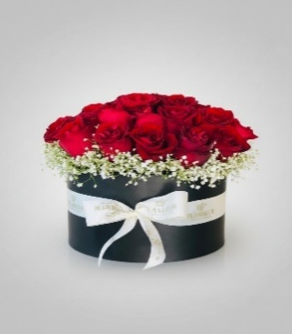 Elegant red rose box