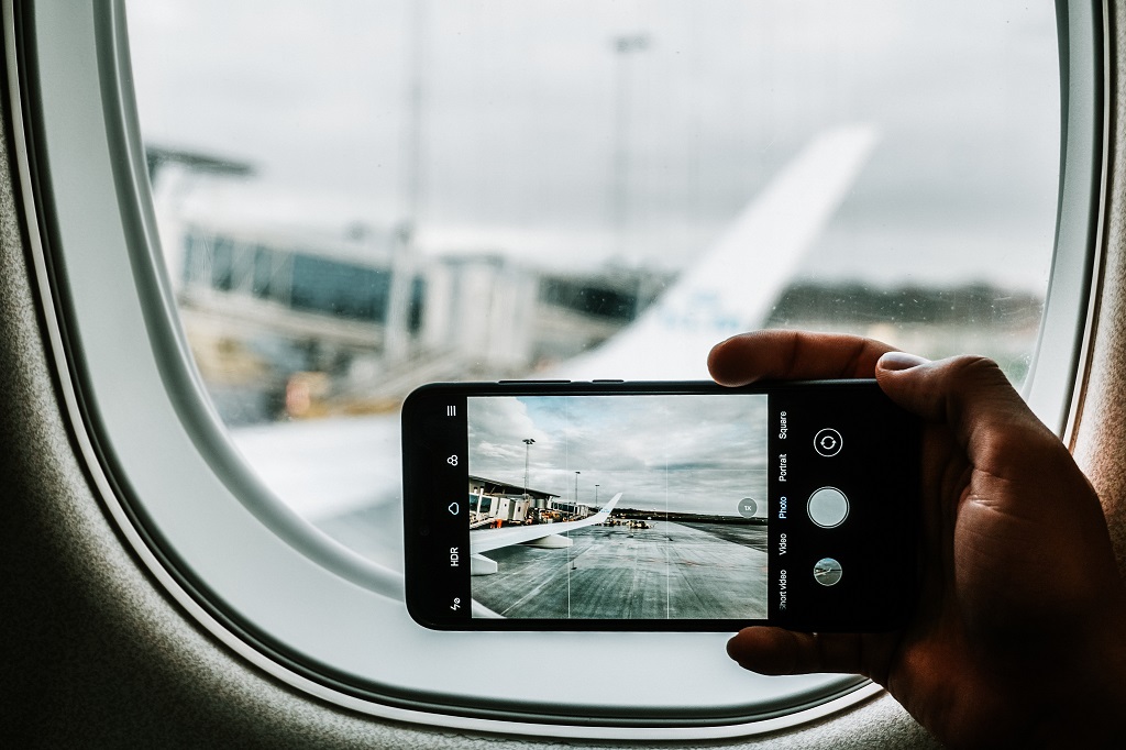 smartphone, plane, air travel, airplane wing, iphone