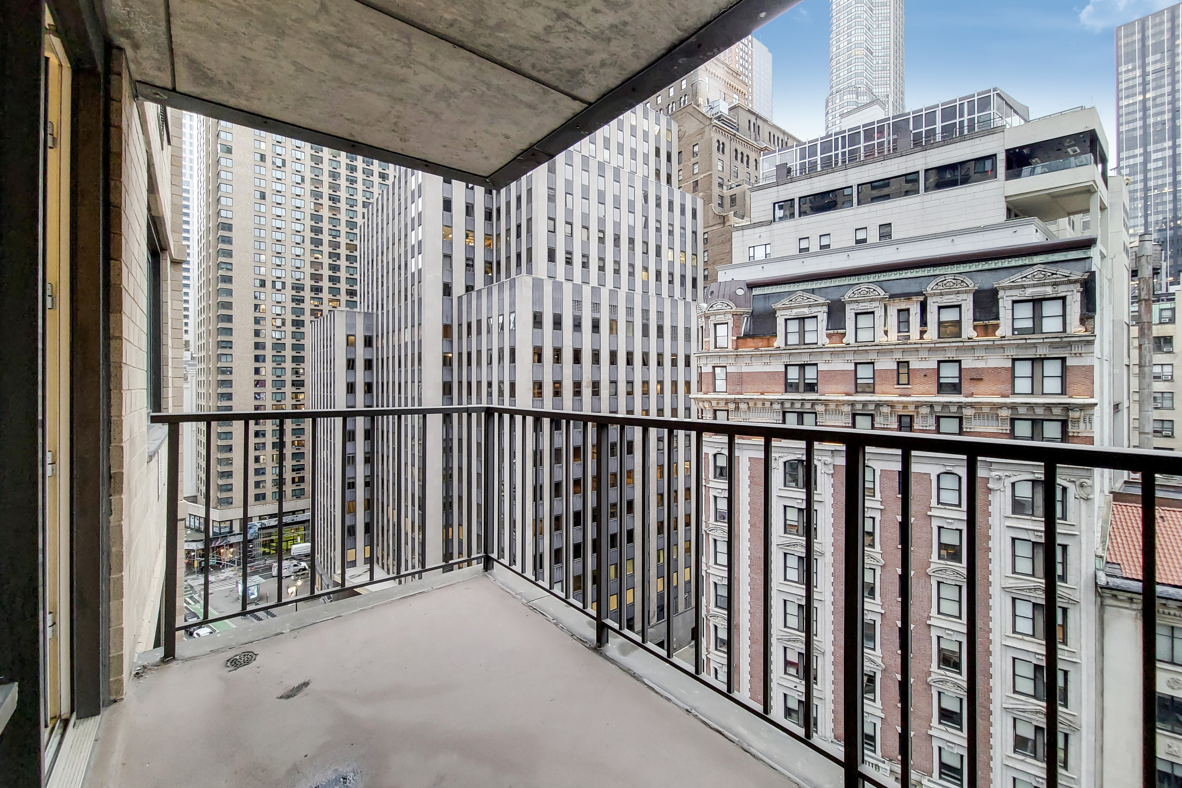 Fully Furnished One-Bedroom in Manhattan | La Premiere
