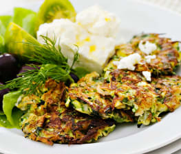 Zucchiniplättar med räkor och dill