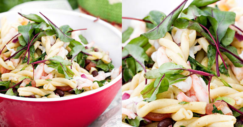 Picknicksallad med pasta, bönor och mangold - Recept och råvarukunskap -  