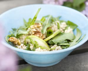 Bovetesallad med rucola och valnötter (friluftsmat)