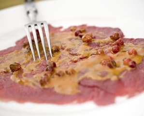 Vild carpaccio av älgfilé med senapslingon (förrätt)