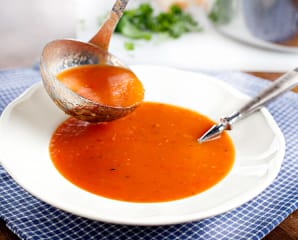 Färsk tomatsoppa