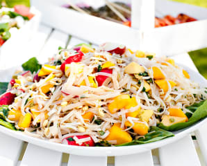 Asiatisk risnudelsallad (buffé)