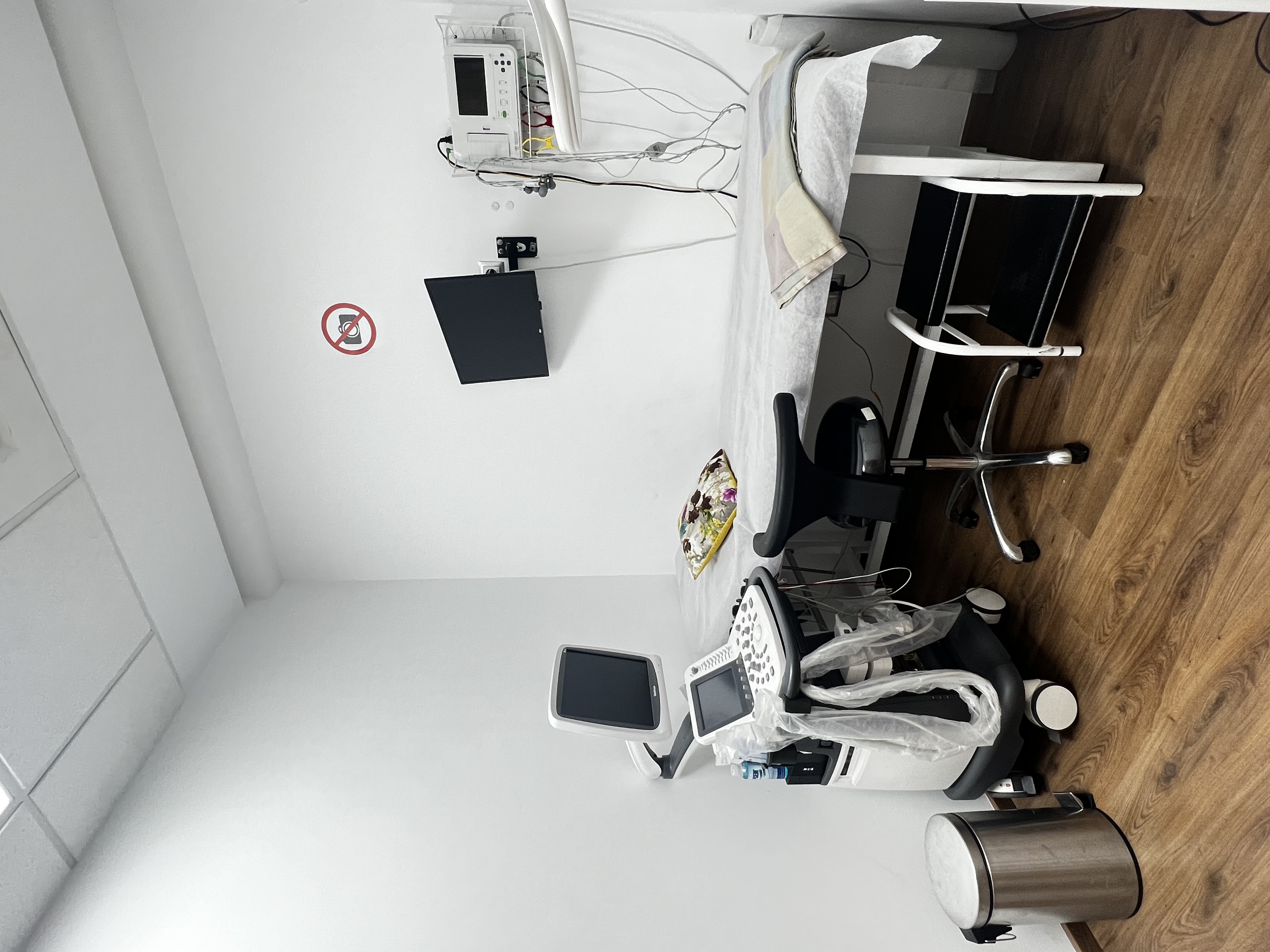 دكتور زكرياء رايس