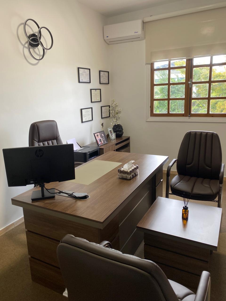 دكتور حمزة زروف