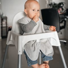 SILLY BILLYZ TOWEL HIGHCHAIR HUGR BIB SILVER