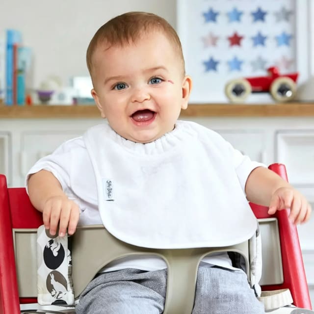 SILLY BILLYZ TOWEL PLAIN LARGE BIB WHITE