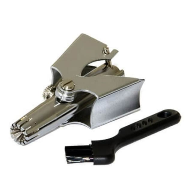 GROOM MATE Silver Wing Nose Trimmer