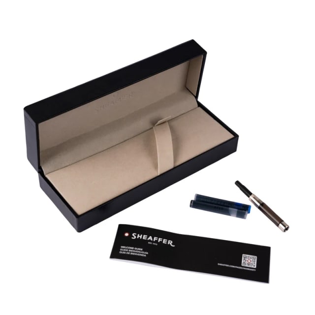 Sheaffer® ICON 9108 Matte Black Fountain Pen With Gloss Black trim - Medium